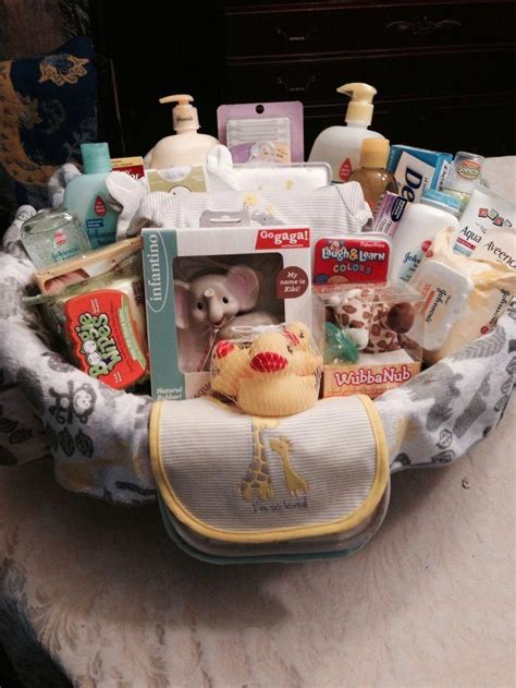 Unisex baby shower gift basket ideas. Pin by Adrianna Bojarska on Prezenty domowej roboty ...