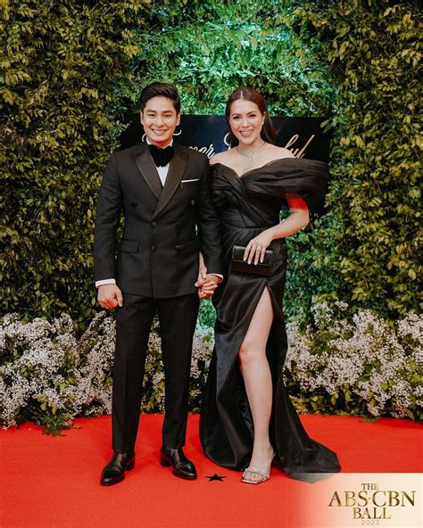 Look Julia Montes And Coco Martin Make Red Carpet Debut At Abs Cbn