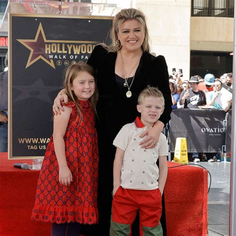 Kelly Clarkson Brings Daughter River Rose Son Remington To Hollywood Walk Of Fame Ceremony