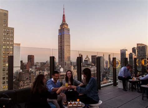 The Skylark Nyc Rooftop Bar In New York Nyc The Rooftop Guide