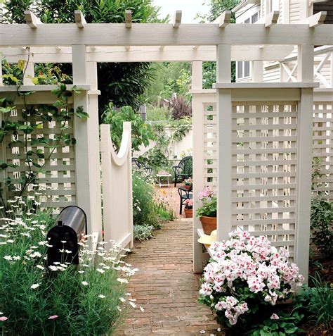These Stunning Trellis Ideas Will Turn Your Yard Into A Private Escape
