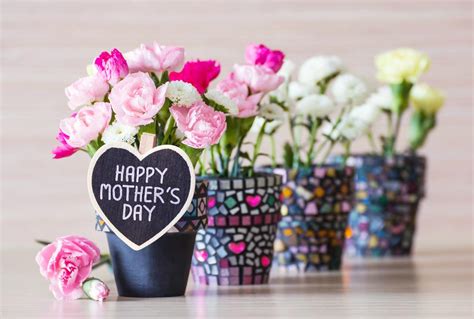 We wanna help, so here are some activities, promotions, mother's day specials and florists for you to turn to. 55 Best Mother's Day 2017 Greeting Pictures And Photos