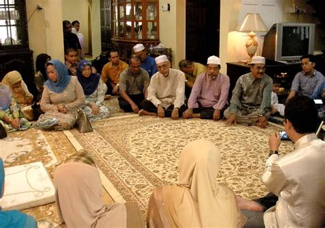 Analisis hukum islam terhadap perkawinan adat jawa dalam arti budaya di desa sidomulyo, kec. Adat Istiadat Perkawinan Melayu - Merisik