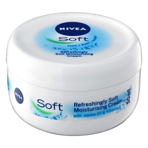 The whipped white cream glides on smoothly and has a fresh, powdery scent. NIVEA Soft Refreshingly Soft Moisturizing Creme reviews in ...