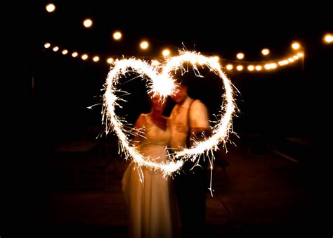 6 Fun Ways To Make Your Wedding Photos Memorable Save On Crafts