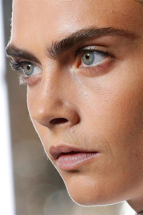 Celebritycloseup Cara Delevingne Without Makeup Cara Delevingne