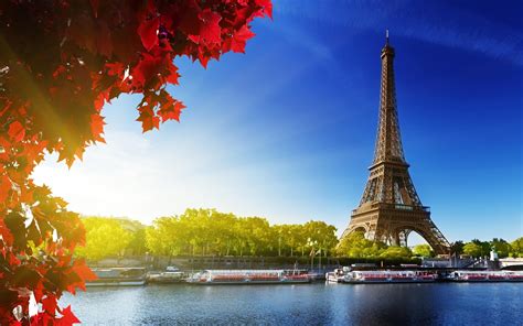 10 Romantic Places In Paris For Couples On A Honeymoon