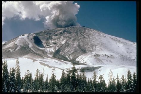 37 Years Ago Today Mount St Helens Deadly Eruption Kmtr