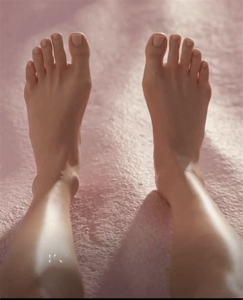 Factoraccording On Tumblr Margot Robbies Feet Are A Thing Of Beauty