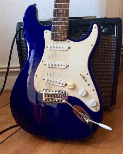 Squier Fender Strat Stratocaster Electric Blue Electric Guitar Squire