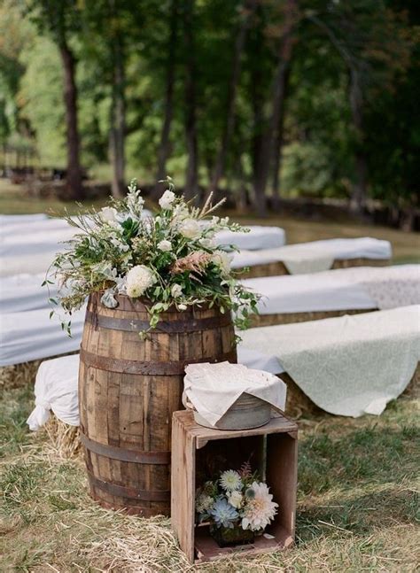 58 Totally Ingenious Ideas For An Hay Bale Wedding Decorations