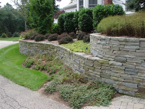 Landscaping Ideas For A Retaining Wall Image To U