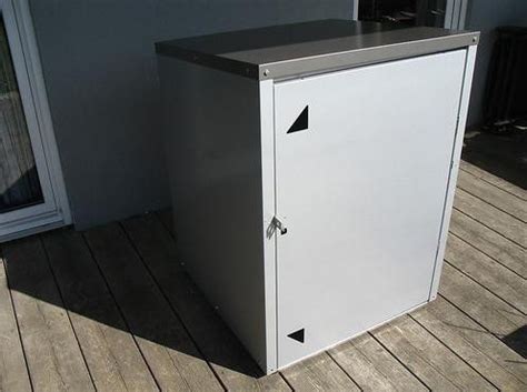 Deze handige rollator garage kan overal buiten neergezet worden. Rollatorbox Rollatorgarage Garage für Rollator ...