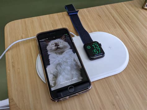 The Airunleashed Wirelessly Charges Your Iphone Apple Watch And