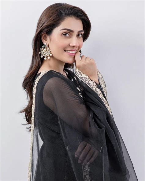 Ayeza Khan Irtr Fashion Outfit Beautiful Pretty Pakistani