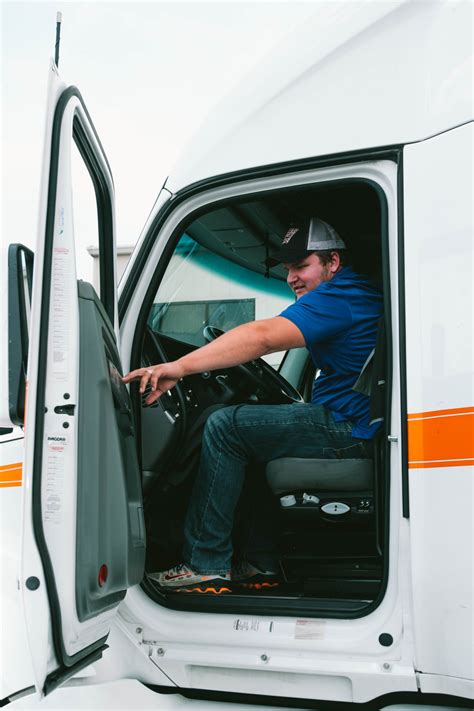 Over the Road Trucking Jobs | Big G Express Inc., TN