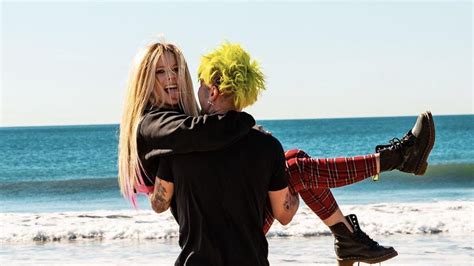 Avril Lavigne Worked On ‘love Sux With Boyfriend Mod Sun He Is An