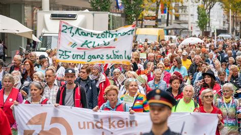 Nackter Protest Vor Der Deutschen Botschaft In Wien Vienna Online