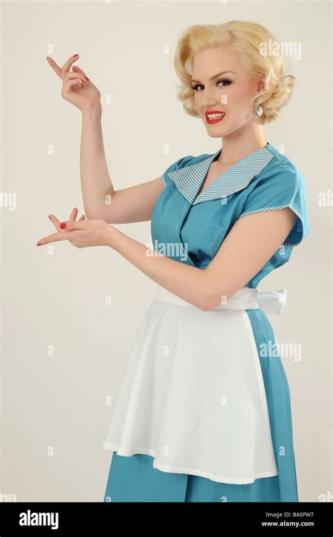 Housewife 1950s Hi Res Stock Photography And Images Alamy