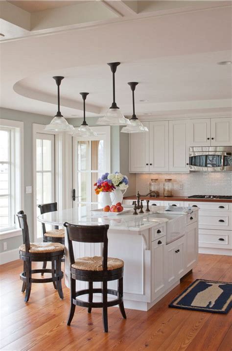 The 4 best white paint colours for cabinets: White Kitchen Cabinet Paint Color: "Benjamin Moore White Dove OC-17"The wall color is Benjamin ...