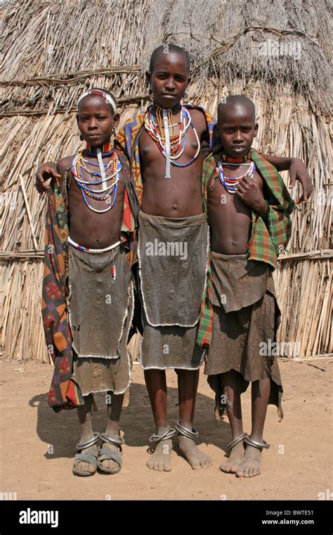Tribe Girls High Resolution Stock Photography And Images Alamy