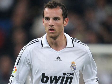 Former germany and real madrid footballer christoph metzelder, 38, is under investigation for allegedly sharing child pornography via the messenging service whatsapp, german prosecutors confirmed wednesday. Real Madrid : Les 5 pires flops financiers en défense ...