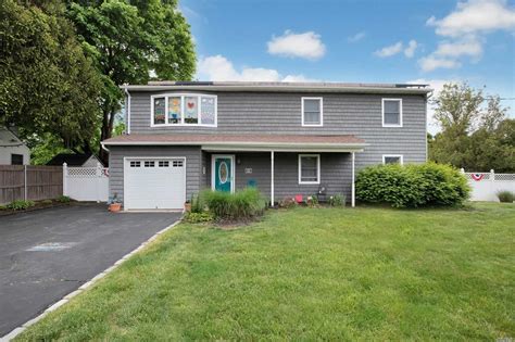 83 Ace Ct West Islip Ny 11795 Mls 3217324 Redfin