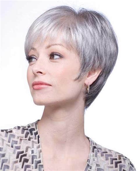 14 Cutest Short Haircuts For Gray Hair Trending Right Now