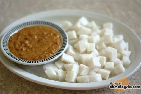 Kehadiran menu ini di meja makan tentunya akan membuat. Resepi Kuah Kacang Nasi Impit (With images) | Foodie ...