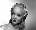 Carolyn Jones Biography - Facts, Childhood, Family & Achievements of ...
