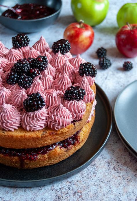 Apple And Blackberry Cake Something Sweet Something Savoury