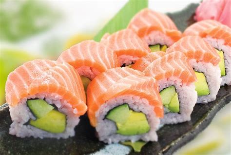 How To Cut Salmon For Maki Rolls Kalecoq