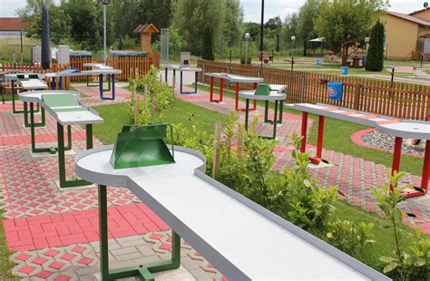 Im rheingau und wiesbaden laden folgende minigolfeinrichtungen groß und klein zum spielen ein: Minigolf bei jedem Wetter im Minigolf-Center in Burgkunstadt!