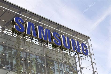 Logo De La Empresa Samsung En El Edificio Central 2023