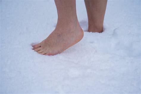 naked girl in snow barefoot telegraph