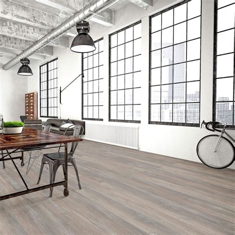 Are you really wanting to dive into laminate flooring but overwhelmed with all the possibilities? NEXL41 Centuried Oak | V4 Natureffect XXL Laminate ...