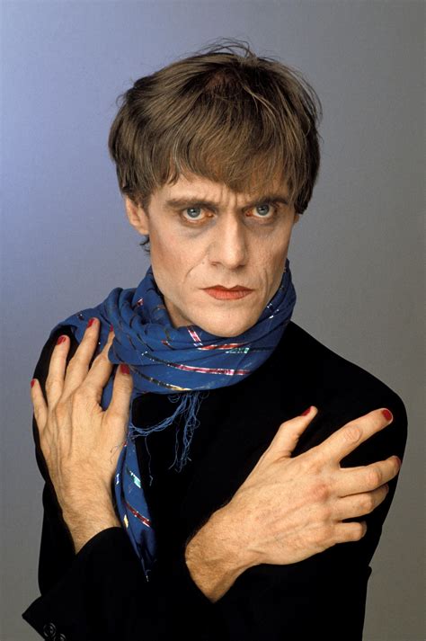 Kim Fowley S Hollywood Funeral Draws Stars L A Music Insiders La Times