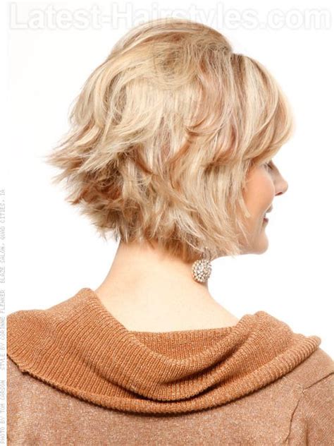 This flip out bob cut is very lovely and attractive. Pin on Growing Out the Pixie