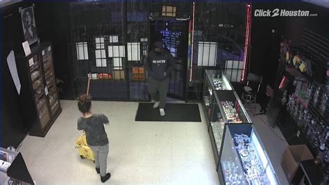 surveillance video of vape shop robbery youtube