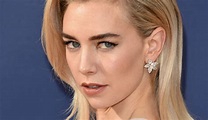 Vanessa Kirby Wore 100% PURE to the Emmys – 100% PURE®