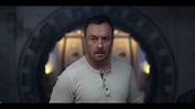 Toby Stephens as John Robinson in season 1, episode 2 of Lost In Space ...