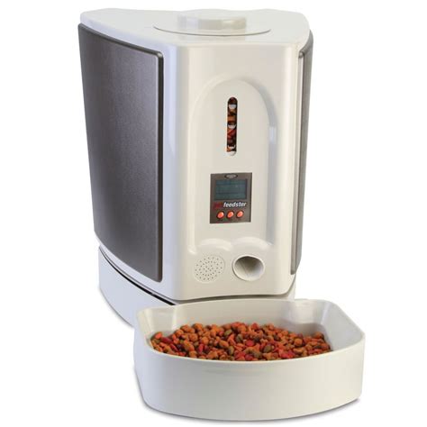 You can store up to 32 microchip ids, so it's a good feeder to make sure that each cat is getting only their dietary meals or portions in a. The Best Automatic Pet Feeder - Hammacher Schlemmer