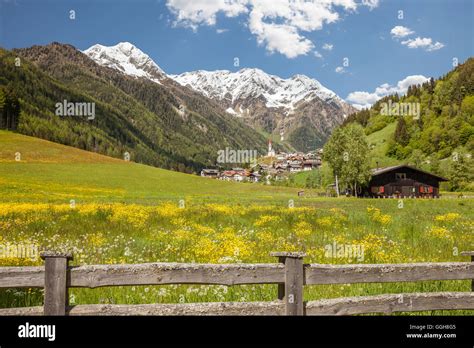 Geography Travel Italy South Tyrol The Village Muehlwald Tauferer