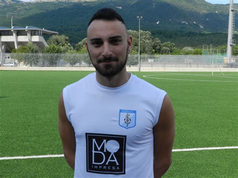 /ˈsjɛna/) è un comune italiano di 54 168 abitanti, capoluogo dell'omonima provincia in toscana. Isernia Calcio, riconfermati Mingione, Silvestri e Cirillo