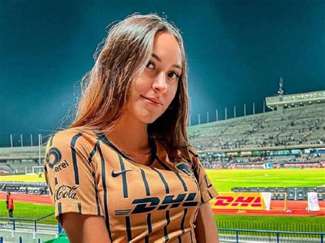 Ella Es Mafershof La Influencer Y Fiel Fan De Pumas Que Triunfa En