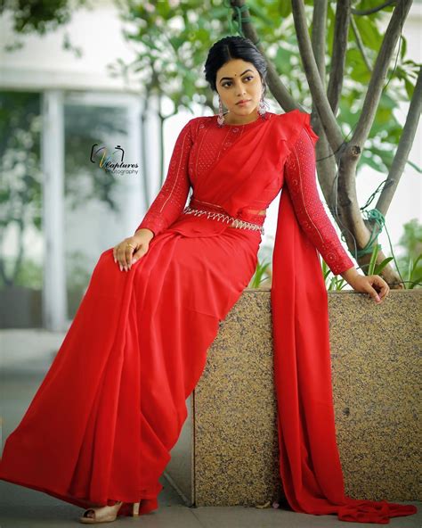Shamna Kasim Hot And Sexy Look In Red Dress Photos HD Images Pictures