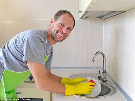10 Ways Youre Damaging Your Back With Every Day Tasks Daily Mail Online
