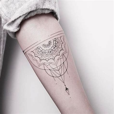 15 Extraordinary Line Work Tattoos Line Tattoos Design Ideas