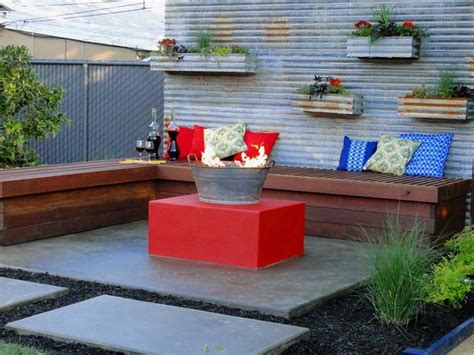 With this masonry fire pit plan, you can skip the concrete and mortar. Cheap Fire Pit Ideas | HGTV
