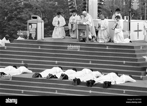 Lying Prostrate Hi Res Stock Photography And Images Alamy